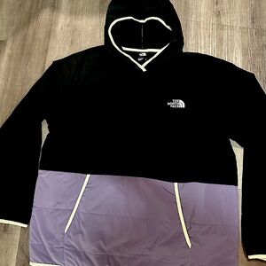 The North Face Men’s Size XL hoodie